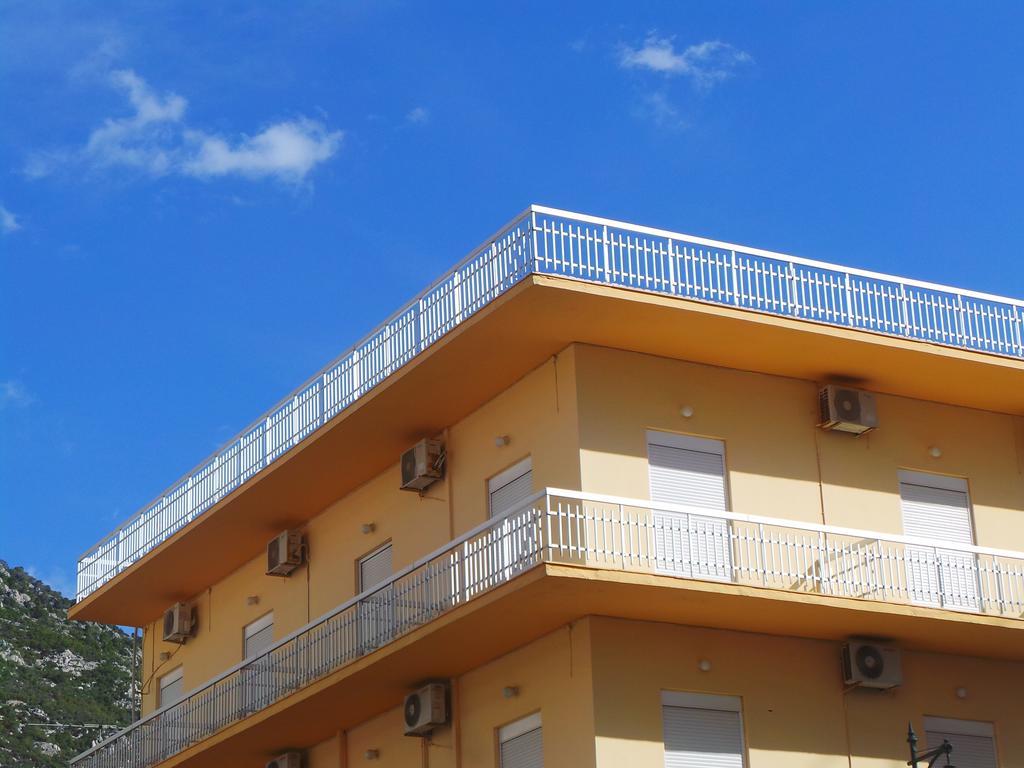 Hotel Andreou Loutráki Exterior photo